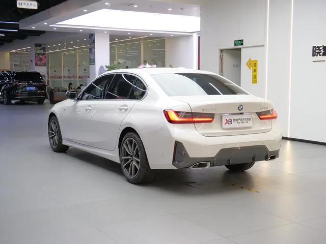 BMW 3 Series 2023 325Li M Ensemble de sport intérieur photo 17