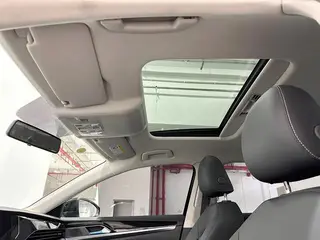 Volkswagen Passat 2024 280TSI Edición de negocios interior foto 14