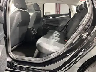 Volkswagen Passat 2024 280TSI Edición de negocios interior foto 16