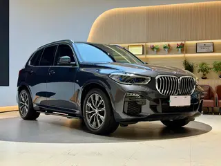 BMW X5 2021 Restyling xDrive40i M Sports suit exterior photo 5 BMW X5 2021 Restyling xDrive40i M Sports suit exterior photo 5