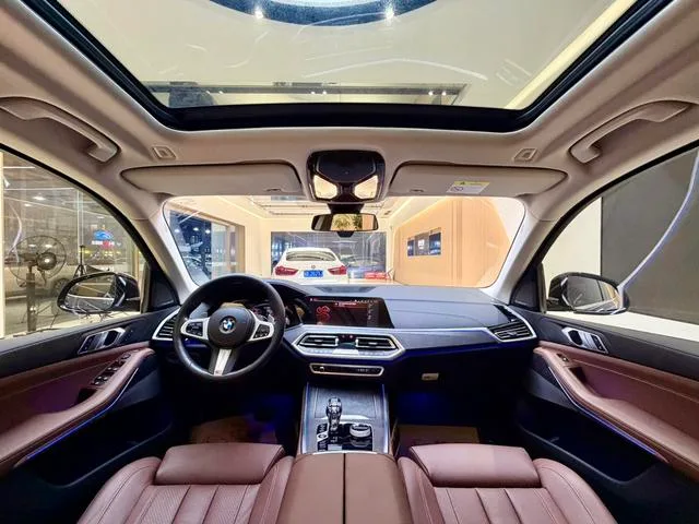 BMW X5 2021 Restyling xDrive40i M Sports suit interior photo 17 BMW X5 2021 Restyling xDrive40i M Sports suit interior photo 17