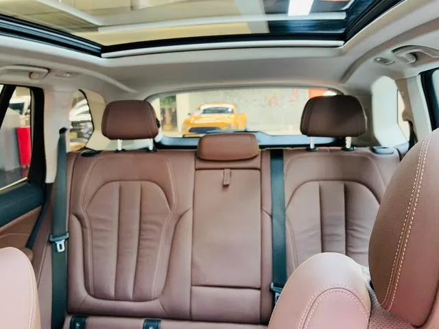 BMW X5 2021 Reforma xDrive40i M Conjunto deportivo interior foto 14