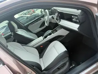 Volkswagen Tiguan L 2024 Pro 330TSI Two-wheel drive R-Line Intelligent Leading Edition interior photo 8 Volkswagen Tiguan L 2024 Pro 330TSI Two-wheel drive R-Line Intelligent Leading Edition interior photo 8