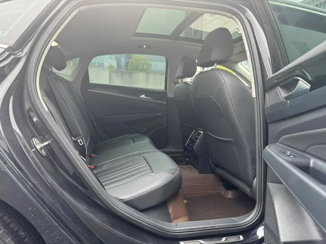 Volkswagen Passat 2023 Reforma 330TSI Edición Star Elite exterior foto 5 Volkswagen Passat 2023 Reforma 330TSI Edición Star Elite exterior foto 5