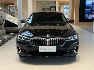 BMW 5 Series 2022 530Li Líder Traje de lujo interior foto 13 BMW 5 Series 2022 530Li Líder Traje de lujo interior foto 13