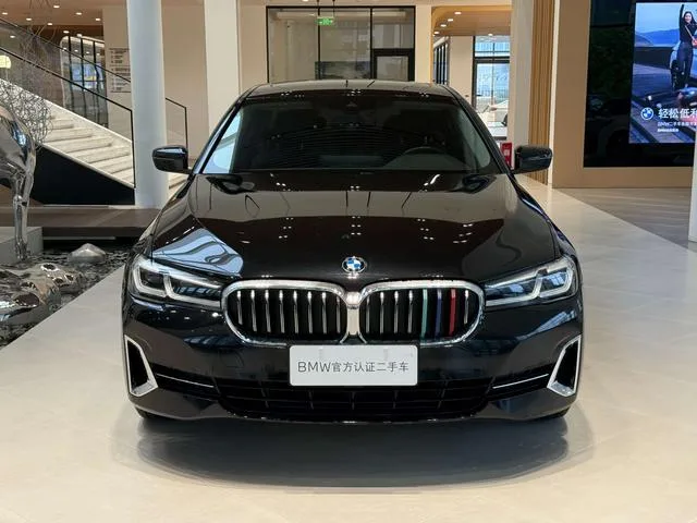 BMW 5 Series 2022 530Li Líder Traje de lujo interior foto 13 BMW 5 Series 2022 530Li Líder Traje de lujo interior foto 13