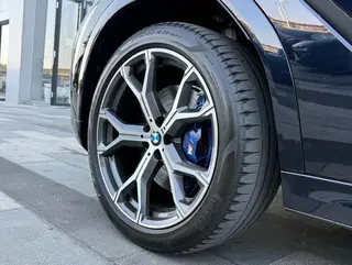 BMW X6 2022 xDrive40i Tipo de lujo M Conjunto deportivo exterior foto 7 BMW X6 2022 xDrive40i Tipo de lujo M Conjunto deportivo exterior foto 7