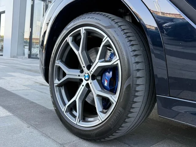 BMW X6 2022 xDrive40i Tipo de lujo M Conjunto deportivo exterior foto 7 BMW X6 2022 xDrive40i Tipo de lujo M Conjunto deportivo exterior foto 7