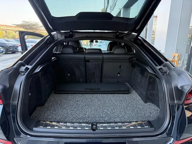 BMW X6 2022 xDrive40i Tipo de lujo M Conjunto deportivo exterior foto 8 BMW X6 2022 xDrive40i Tipo de lujo M Conjunto deportivo exterior foto 8