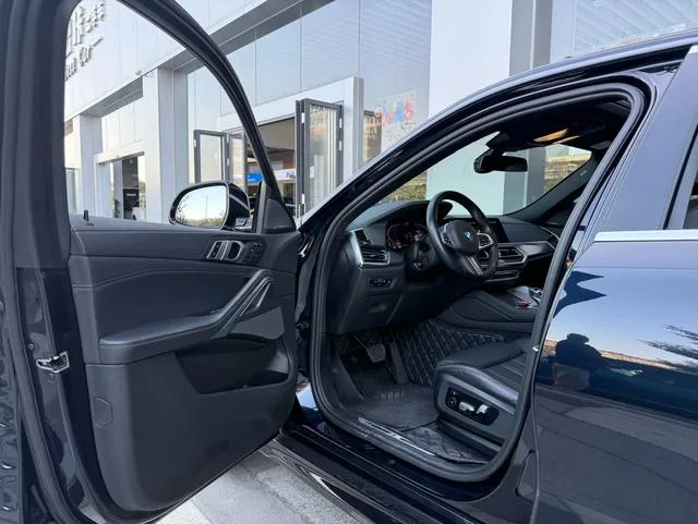 BMW X6 2022 xDrive40i Tipo de lujo M Conjunto deportivo exterior foto 9 BMW X6 2022 xDrive40i Tipo de lujo M Conjunto deportivo exterior foto 9