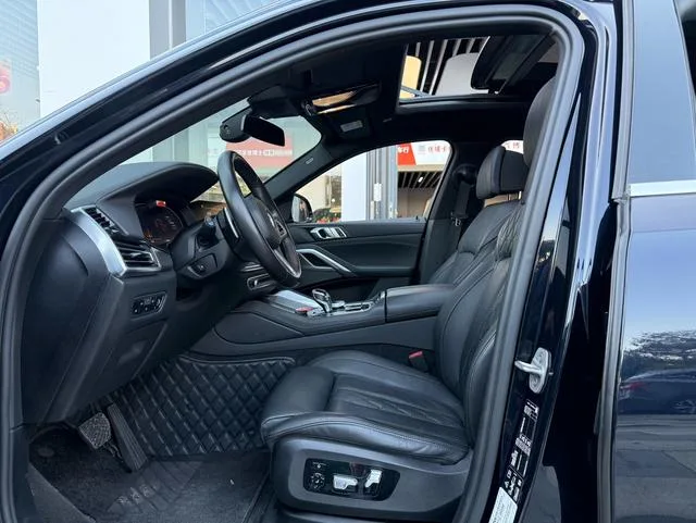 BMW X6 2022 xDrive40i Tipo de lujo M Conjunto deportivo exterior foto 10 BMW X6 2022 xDrive40i Tipo de lujo M Conjunto deportivo exterior foto 10