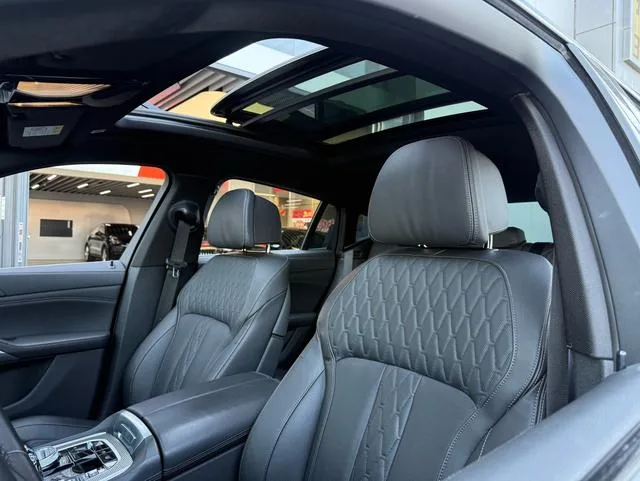 BMW X6 2022 xDrive40i Tipo de lujo M Conjunto deportivo interior foto 13 BMW X6 2022 xDrive40i Tipo de lujo M Conjunto deportivo interior foto 13