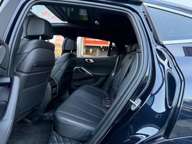 BMW X6 2022 xDrive40i Tipo de lujo M Conjunto deportivo interior foto 15 BMW X6 2022 xDrive40i Tipo de lujo M Conjunto deportivo interior foto 15