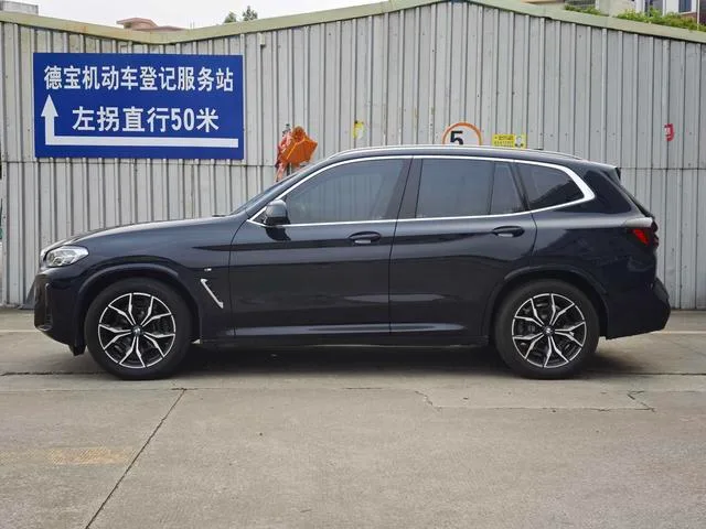 BMW X3 2022 Модификация xDrive25i M Спортивный костюм экстерьер фото 4 BMW X3 2022 Модификация xDrive25i M Спортивный костюм экстерьер фото 4