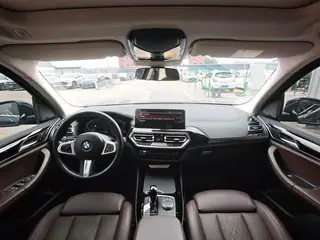 BMW X3 2022 Модификация xDrive25i M Спортивный костюм интерьер фото 13 BMW X3 2022 Модификация xDrive25i M Спортивный костюм интерьер фото 13
