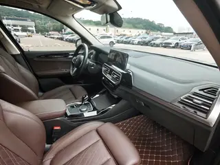 BMW X3 2022 Модификация xDrive25i M Спортивный костюм интерьер фото 20 BMW X3 2022 Модификация xDrive25i M Спортивный костюм интерьер фото 20