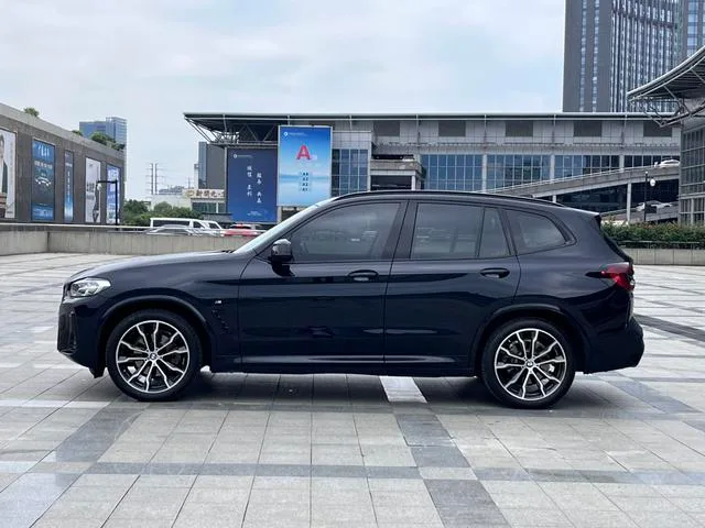 BMW X3 2022 xDrive30i Leader M Ensemble de nuit Yao extérieur photo 4 BMW X3 2022 xDrive30i Leader M Ensemble de nuit Yao extérieur photo 4