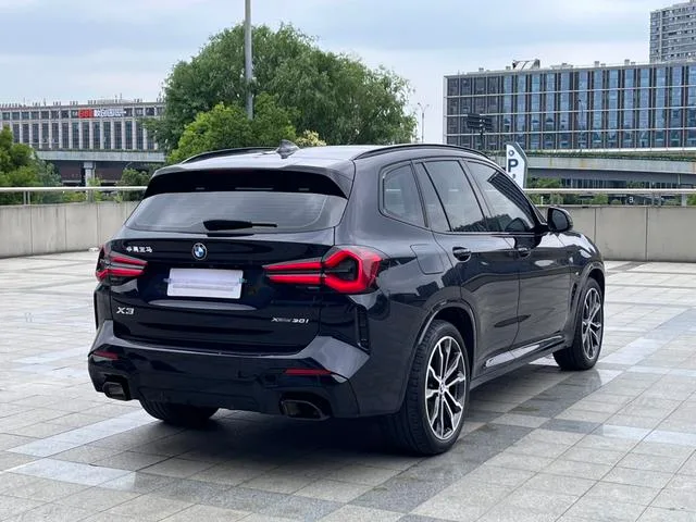BMW X3 2022 xDrive30i Leader M Ensemble de nuit Yao intérieur photo 16 BMW X3 2022 xDrive30i Leader M Ensemble de nuit Yao intérieur photo 16