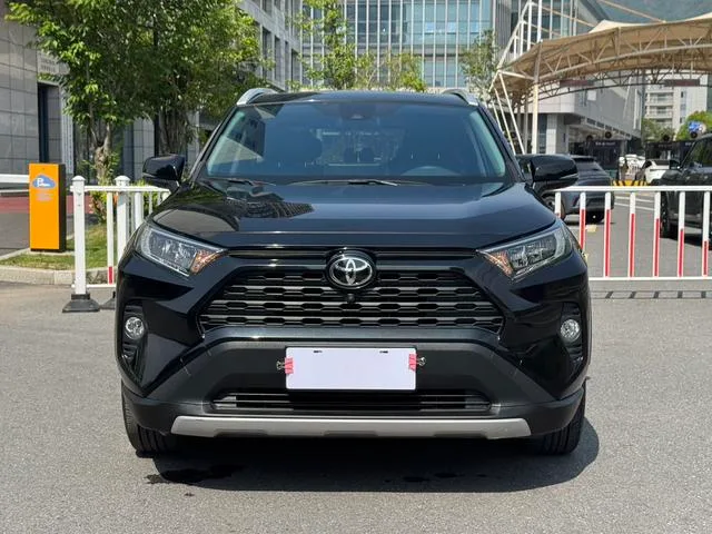 Toyota RAV4 2021 2.0L CVT Versión de lujo de tracción a dos ruedas exterior foto 2 Toyota RAV4 2021 2.0L CVT Versión de lujo de tracción a dos ruedas exterior foto 2