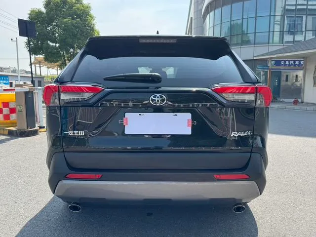 Toyota RAV4 2021 2.0L CVT Versión de lujo de tracción a dos ruedas exterior foto 6 Toyota RAV4 2021 2.0L CVT Versión de lujo de tracción a dos ruedas exterior foto 6