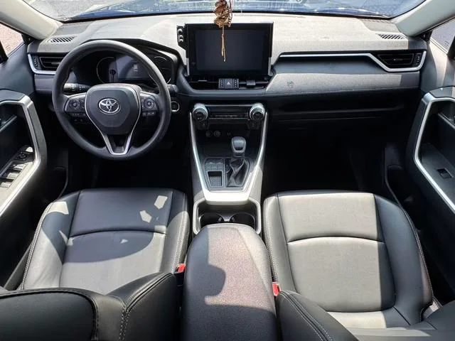 Toyota RAV4 2021 2.0L CVT Versión de lujo de tracción a dos ruedas interior foto 13 Toyota RAV4 2021 2.0L CVT Versión de lujo de tracción a dos ruedas interior foto 13