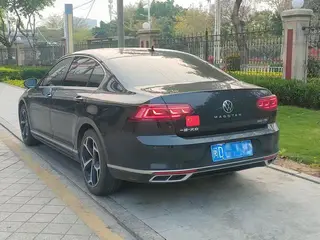 Volkswagen Magotan 2024 200 Diez mil vehículos 330TSI DSG De lujo interior foto 7