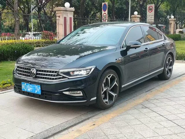 Volkswagen Magotan 2024 200 Diez mil vehículos 330TSI DSG De lujo interior foto 8