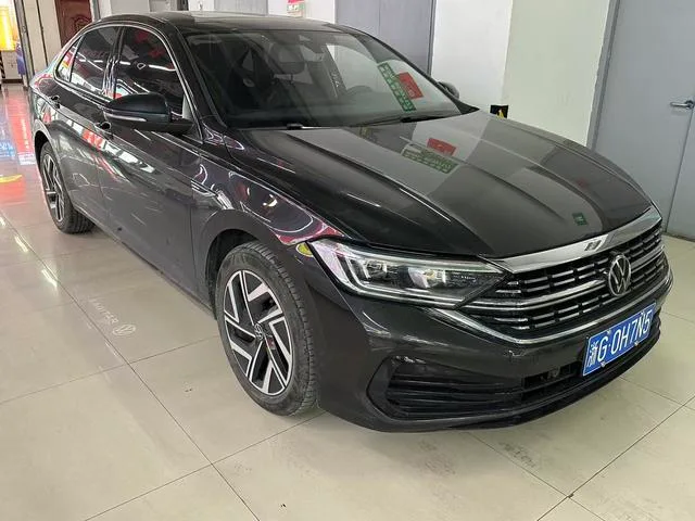 Volkswagen Sagitar 2023 300TSI DSG Versión más allá exterior foto 3