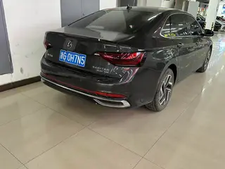 Volkswagen Sagitar 2023 300TSI DSG Versión más allá interior foto 6