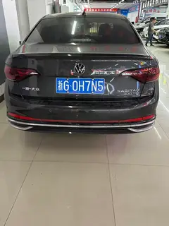 Volkswagen Sagitar 2023 300TSI DSG Versión más allá interior foto 7
