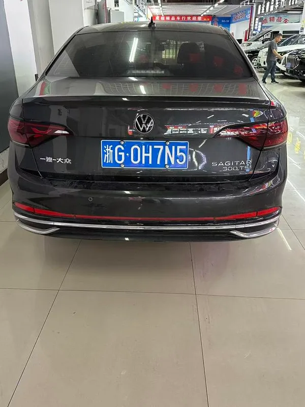 Volkswagen Sagitar 2023 300TSI DSG Versión más allá interior foto 7