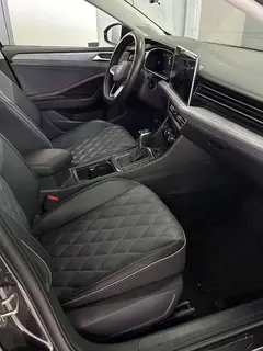 Volkswagen Sagitar 2023 300TSI DSG Versión más allá interior foto 8