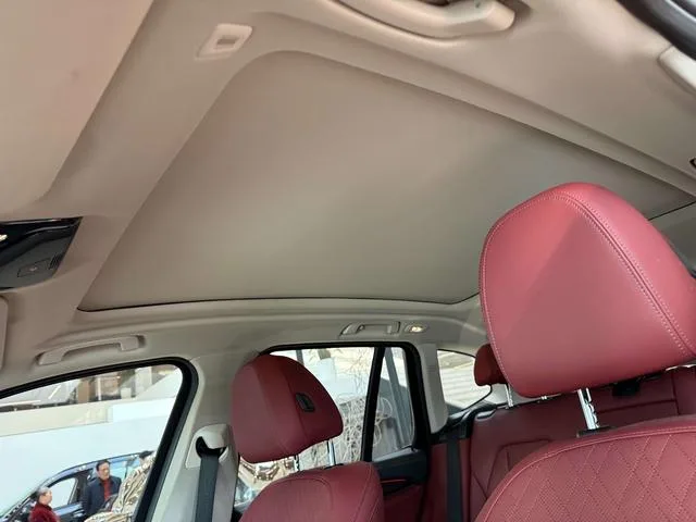 BMW X3 2023 xDrive30i Leading Type M Obsidian Night Suit interior photo 14 BMW X3 2023 xDrive30i Leading Type M Obsidian Night Suit interior photo 14