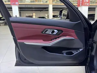 BMW 3 Series 2023 325Li M Conjunto deportivo interior foto 10 BMW 3 Series 2023 325Li M Conjunto deportivo interior foto 10