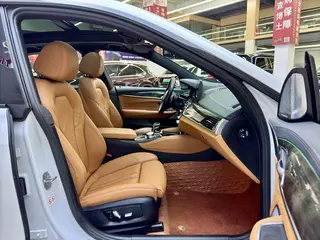 BMW 6 Series GT 2022 630i M Conjunto deportivo exterior foto 3