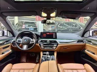 BMW 6 Series GT 2022 630i M Conjunto deportivo exterior foto 6