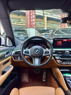 BMW 6 Series GT 2022 630i M Conjunto deportivo interior foto 9