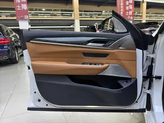 BMW 6 Series GT 2022 630i M Conjunto deportivo interior foto 12