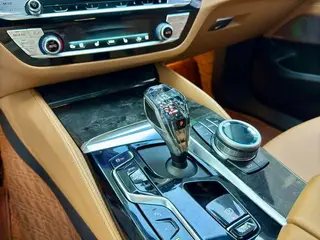 BMW 6 Series GT 2022 630i M Conjunto deportivo interior foto 13
