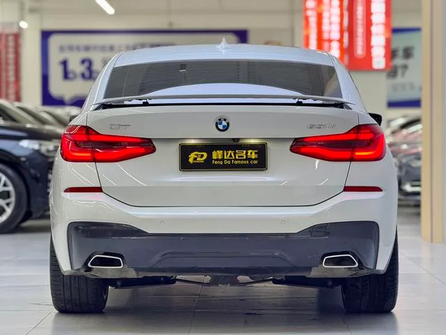 BMW 6 Series GT 2022 630i M Conjunto deportivo interior foto 16