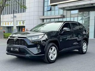 Toyota RAV4 2024 2.0L CVT Двухприводная городская версия