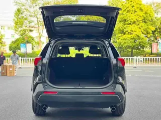 Toyota RAV4 2024 2.0L CVT Versión urbana de tracción en dos ruedas exterior foto 6