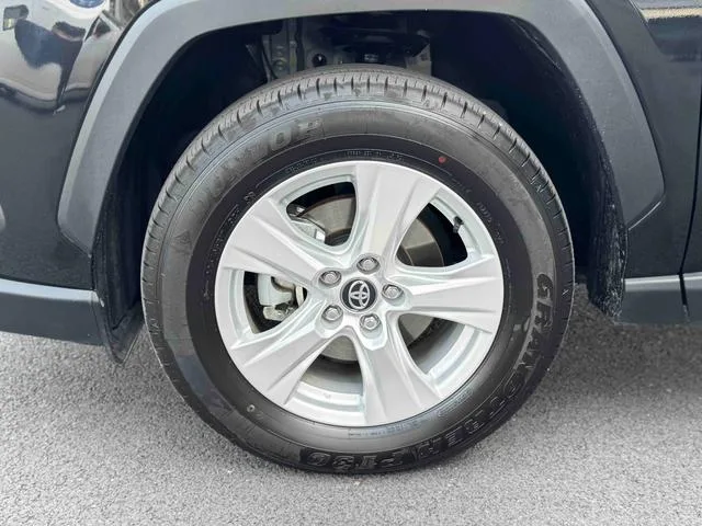 Toyota RAV4 2024 2.0L CVT Versión urbana de tracción en dos ruedas interior foto 9