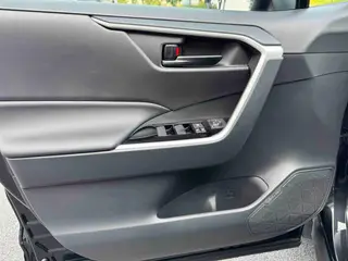 Toyota RAV4 2024 2.0L CVT Versión urbana de tracción en dos ruedas interior foto 10