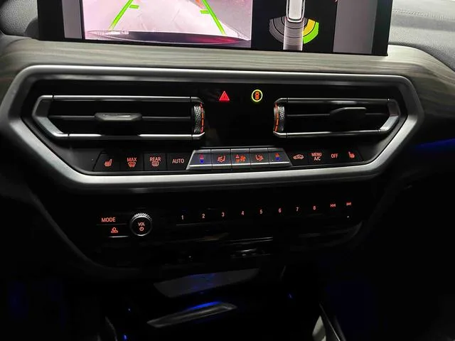 BMW X3 2022 xDrive30i Leading Type M Obsidian Night Suit interior photo 11 BMW X3 2022 xDrive30i Leading Type M Obsidian Night Suit interior photo 11
