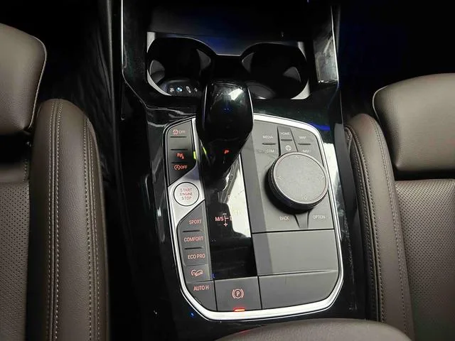 BMW X3 2022 xDrive30i Leading Type M Obsidian Night Suit interior photo 12 BMW X3 2022 xDrive30i Leading Type M Obsidian Night Suit interior photo 12
