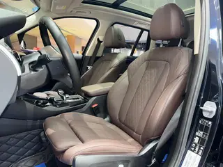 BMW X3 2022 xDrive25i M Ensemble de sport intérieur photo 19 BMW X3 2022 xDrive25i M Ensemble de sport intérieur photo 19