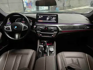 BMW 5 Series 2022 525Li M Sports suit interior photo 11 BMW 5 Series 2022 525Li M Sports suit interior photo 11