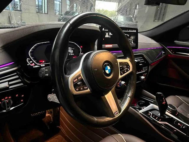 BMW 5 Series 2022 525Li M Sports suit interior photo 15 BMW 5 Series 2022 525Li M Sports suit interior photo 15