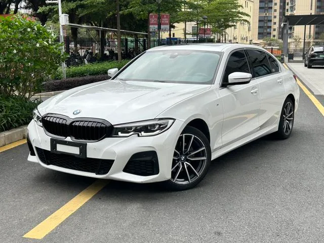 BMW 3 Series 2022 325Li M Conjunto deportivo exterior foto 1 BMW 3 Series 2022 325Li M Conjunto deportivo exterior foto 1